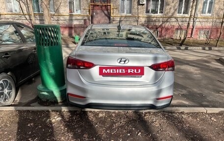 Hyundai Solaris II рестайлинг, 2018 год, 990 000 рублей, 4 фотография