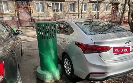 Hyundai Solaris II рестайлинг, 2018 год, 990 000 рублей, 5 фотография