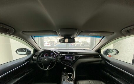 Toyota Camry, 2018 год, 2 780 000 рублей, 10 фотография