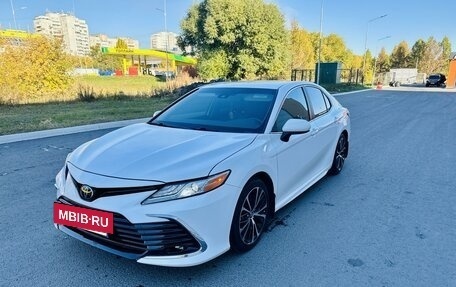 Toyota Camry, 2020 год, 2 900 000 рублей, 3 фотография