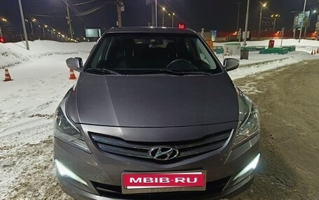 Hyundai Solaris II рестайлинг, 2015 год, 1 050 000 рублей, 3 фотография