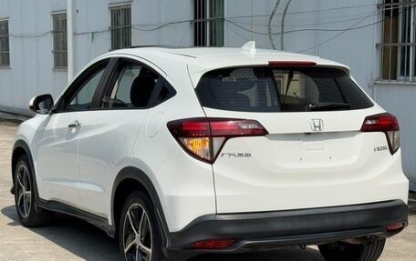 Honda Vezel, 2020 год, 1 550 000 рублей, 14 фотография