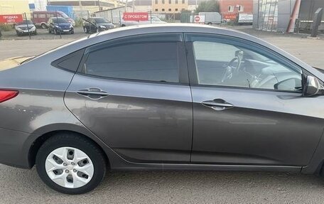Hyundai Solaris II рестайлинг, 2015 год, 1 000 000 рублей, 6 фотография