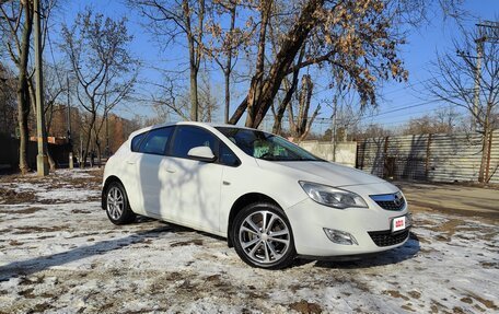 Opel Astra J, 2012 год, 1 020 000 рублей, 2 фотография