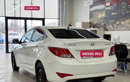 Hyundai Solaris II рестайлинг, 2015 год, 800 000 рублей, 4 фотография