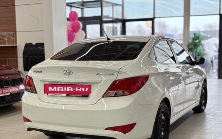 Hyundai Solaris II рестайлинг, 2015 год, 800 000 рублей, 7 фотография