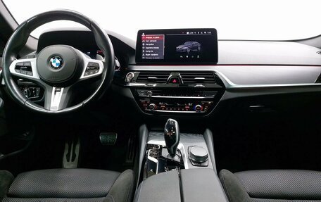 BMW 5 серия, 2021 год, 5 915 000 рублей, 11 фотография