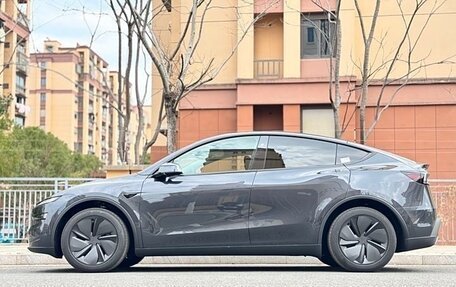 Tesla Model Y I, 2025 год, 4 917 000 рублей, 4 фотография