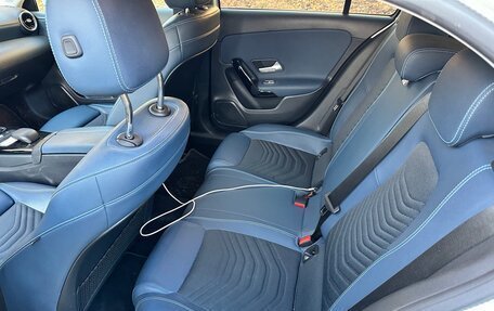 Mercedes-Benz A-Класс, 2018 год, 2 990 000 рублей, 5 фотография