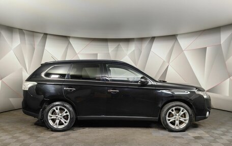 Mitsubishi Outlander III рестайлинг 3, 2013 год, 1 695 000 рублей, 6 фотография