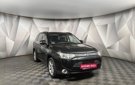 Mitsubishi Outlander III рестайлинг 3, 2013 год, 1 695 000 рублей, 3 фотография