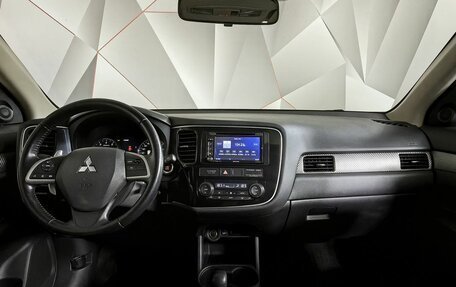 Mitsubishi Outlander III рестайлинг 3, 2013 год, 1 695 000 рублей, 11 фотография