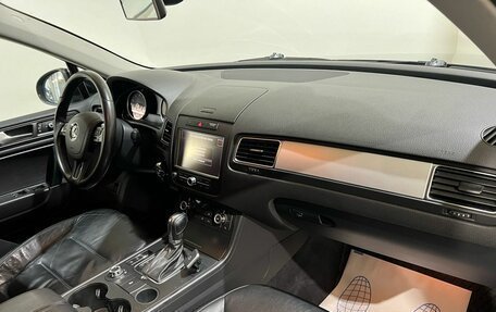 Volkswagen Touareg III, 2011 год, 2 000 000 рублей, 13 фотография