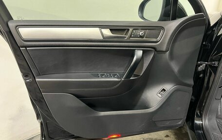 Volkswagen Touareg III, 2011 год, 2 000 000 рублей, 19 фотография