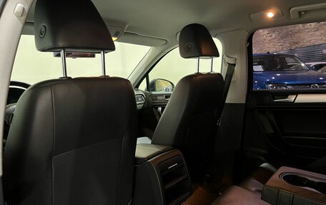 Volkswagen Touareg III, 2011 год, 2 000 000 рублей, 17 фотография