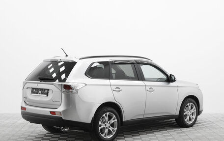 Mitsubishi Outlander III рестайлинг 3, 2013 год, 1 745 000 рублей, 2 фотография