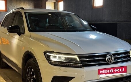 Volkswagen Tiguan II, 2019 год, 3 430 000 рублей, 2 фотография