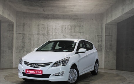 Hyundai Solaris II рестайлинг, 2016 год, 925 000 рублей, 1 фотография