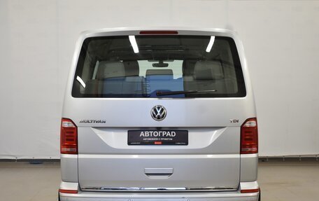 Volkswagen Multivan T6 рестайлинг, 2015 год, 3 350 000 рублей, 5 фотография