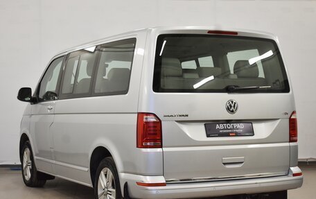 Volkswagen Multivan T6 рестайлинг, 2015 год, 3 350 000 рублей, 6 фотография