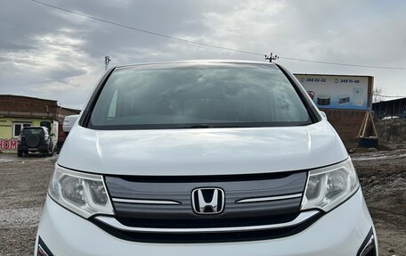 Honda Stepwgn IV, 2015 год, 1 795 000 рублей, 3 фотография