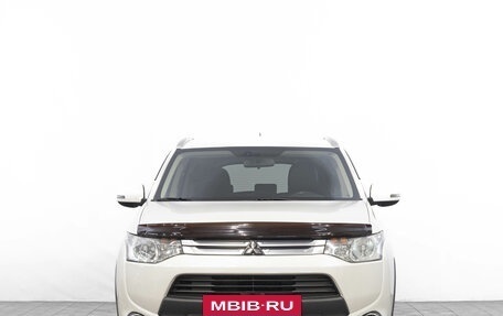 Mitsubishi Outlander III рестайлинг 3, 2014 год, 2 129 000 рублей, 2 фотография