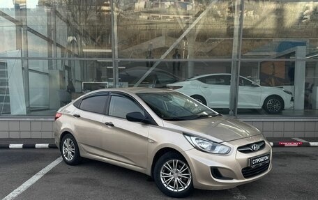 Hyundai Solaris II рестайлинг, 2011 год, 730 000 рублей, 3 фотография