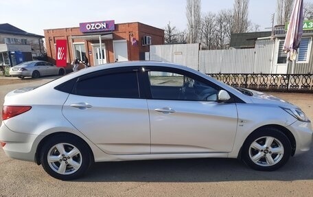 Hyundai Solaris II рестайлинг, 2011 год, 750 000 рублей, 4 фотография