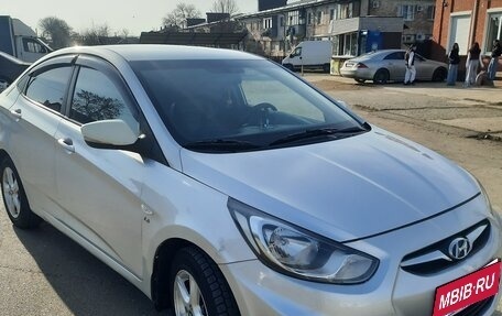 Hyundai Solaris II рестайлинг, 2011 год, 750 000 рублей, 2 фотография