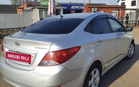 Hyundai Solaris II рестайлинг, 2011 год, 750 000 рублей, 5 фотография