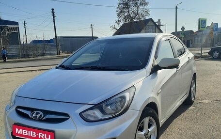 Hyundai Solaris II рестайлинг, 2011 год, 750 000 рублей, 11 фотография