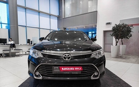 Toyota Camry, 2018 год, 2 445 000 рублей, 2 фотография