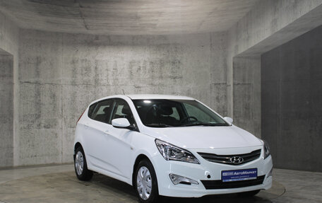 Hyundai Solaris II рестайлинг, 2016 год, 925 000 рублей, 3 фотография