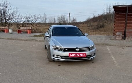 Volkswagen Passat B8 рестайлинг, 2015 год, 1 700 000 рублей, 2 фотография