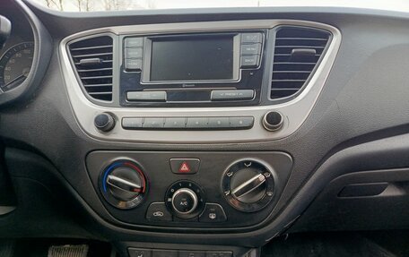 Hyundai Solaris II рестайлинг, 2017 год, 1 150 000 рублей, 18 фотография