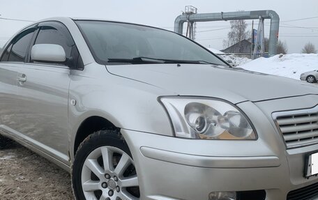 Toyota Avensis III рестайлинг, 2004 год, 780 000 рублей, 4 фотография