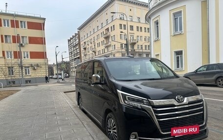 Toyota HiAce H300, 2020 год, 4 800 000 рублей, 4 фотография