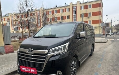 Toyota HiAce H300, 2020 год, 4 800 000 рублей, 5 фотография