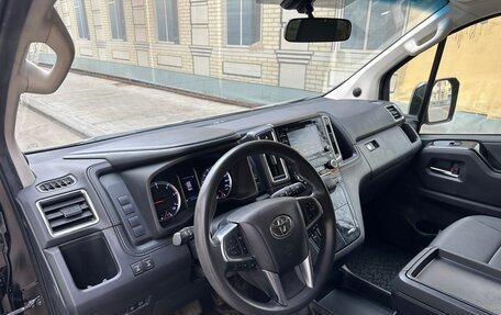Toyota HiAce H300, 2020 год, 4 800 000 рублей, 12 фотография