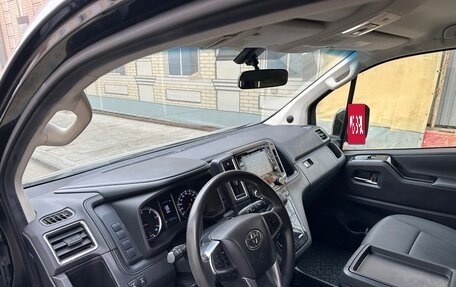 Toyota HiAce H300, 2020 год, 4 800 000 рублей, 11 фотография