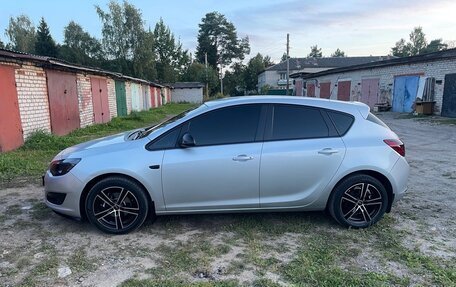 Opel Astra J, 2013 год, 850 000 рублей, 2 фотография