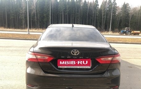 Toyota Camry, 2019 год, 2 620 000 рублей, 3 фотография