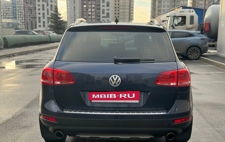 Volkswagen Touareg III, 2011 год, 1 890 000 рублей, 11 фотография
