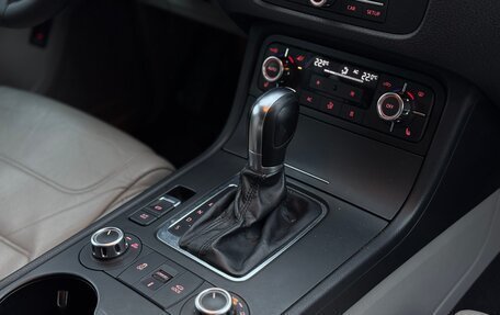 Volkswagen Touareg III, 2011 год, 1 890 000 рублей, 28 фотография