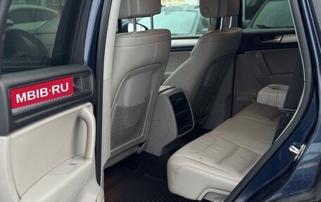 Volkswagen Touareg III, 2011 год, 1 890 000 рублей, 21 фотография