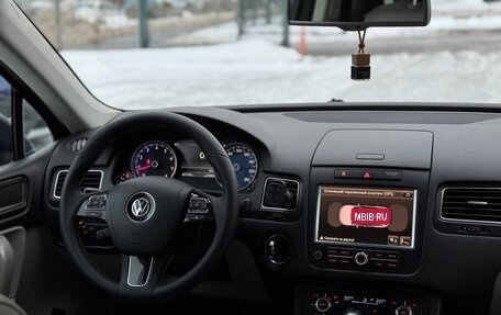Volkswagen Touareg III, 2011 год, 1 890 000 рублей, 24 фотография