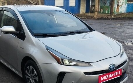 Toyota Prius IV XW50, 2019 год, 1 900 000 рублей, 4 фотография