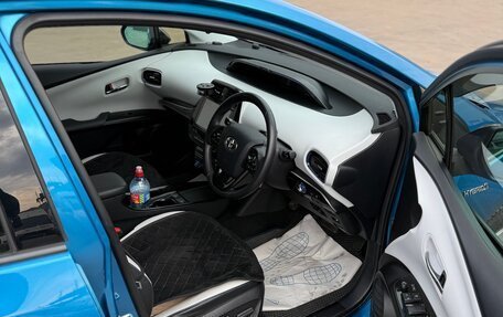 Toyota Prius IV XW50, 2019 год, 2 400 000 рублей, 8 фотография