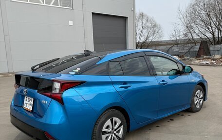 Toyota Prius IV XW50, 2019 год, 2 400 000 рублей, 6 фотография