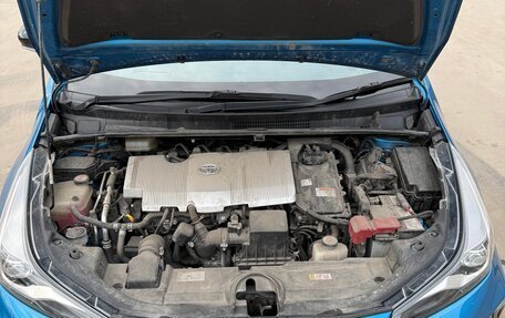 Toyota Prius IV XW50, 2019 год, 2 400 000 рублей, 17 фотография